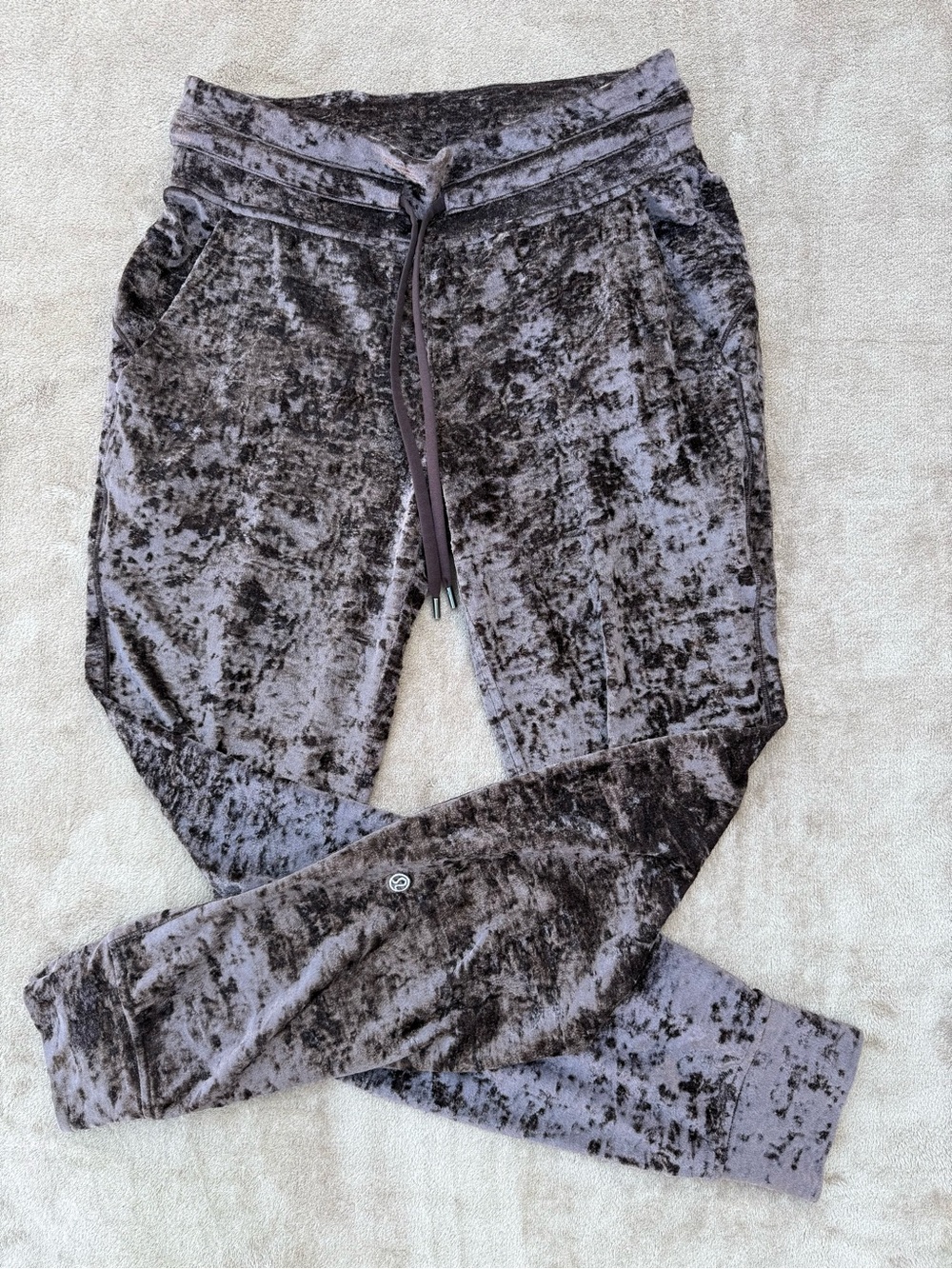 Lululemon Athletica ready to crush velvet joggers